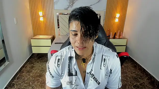 Snapshot of KAROLLJONES1 chatting on 16, 7, 2026 KAROLLJONES1 online show from 16, 7, 2026