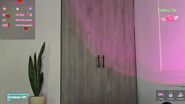 Snapshot of Ice_Princess_ chatting on 2, 11, 2025 Ice Princess online show from 2, 11, 2025