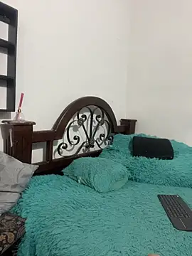 ALMAWHITE online show from 8, 11, 2025