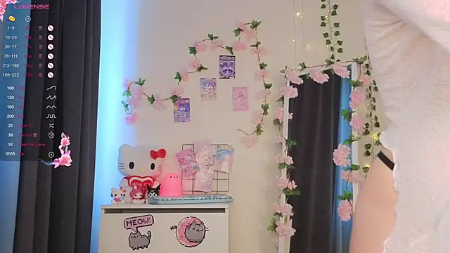 Snapshot of roxydolll chatting on 5, 8, 2026 roxydolll online show from 5, 8, 2026