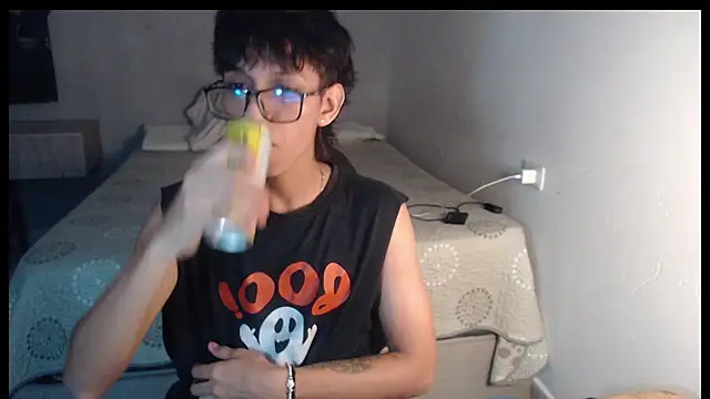 Snapshot of sung_yol chatting on 9, 9, 2025 sung yol online show from 9, 9, 2025