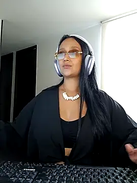 Snapshot of Esmeralda333 chatting on 3, 3, 2026 Esmeralda333 online show from 3, 3, 2026