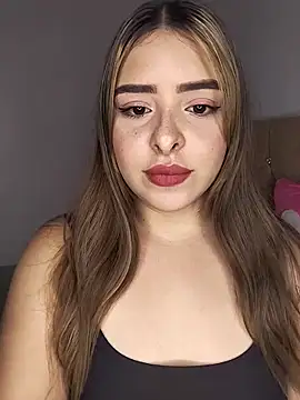 Nahomy cm online show from 11, 2, 2026