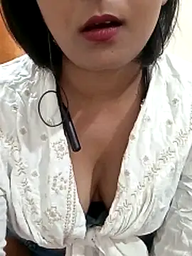 Snapshot of Queen_Kushi4 chatting on 18, 6, 2026 Queen Kushi4 online show from 18, 6, 2026