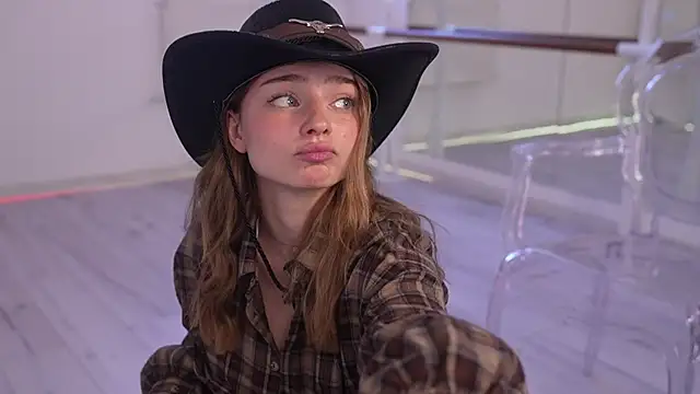 Snapshot of _floret_joy_ chatting on 21, 9, 2025 floret joy online show from 21, 9, 2025