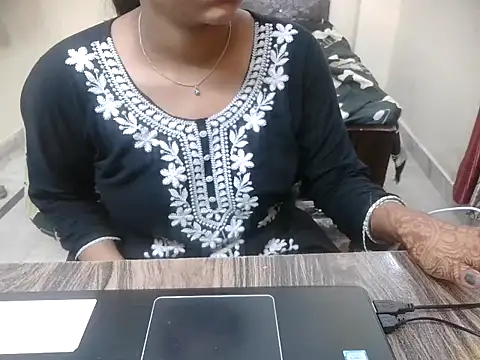 lusty kaira online show from 4, 7, 2026