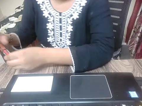 lusty kaira online show from 28, 7, 2026