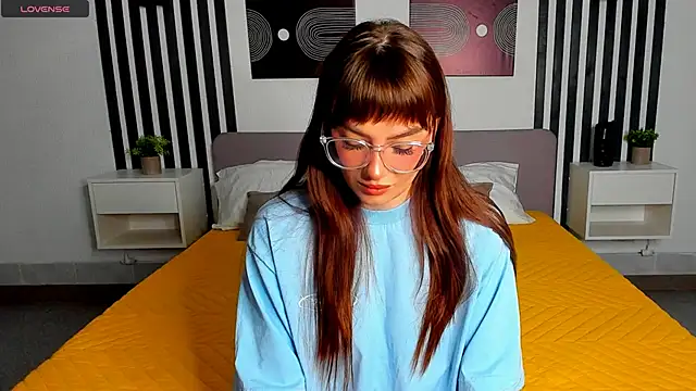 Emily Tylerr online show from 19, 9, 2025