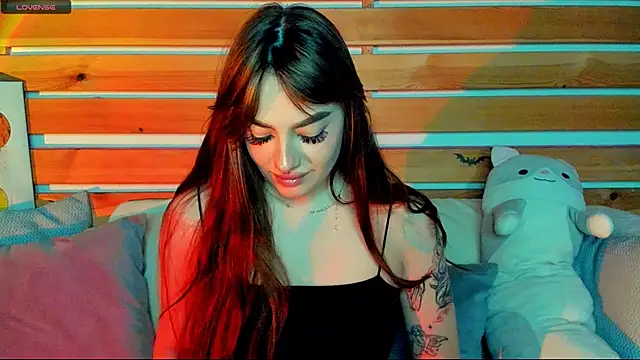 Snapshot of Emily_Tylerr chatting on 25, 11, 2025 Emily Tylerr online show from 25, 11, 2025