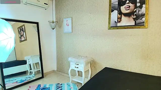 Miladiosa online show from 12, 11, 2025