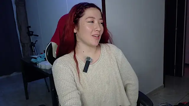 Snapshot of lunnaa_ chatting on 23, 10, 2025 lunnaa online show from 23, 10, 2025