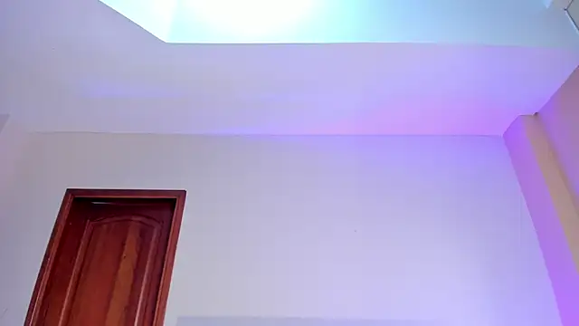 Snapshot of SerenaAveline chatting on 4, 11, 2025 SerenaAveline online show from 4, 11, 2025