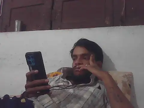 Snapshot of yashuuuu021 chatting on 25, 9, 2025 yashuuuu021 online show from 25, 9, 2025