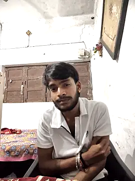 Snapshot of yashuuuu021 chatting on 3, 10, 2025 yashuuuu021 online show from 3, 10, 2025