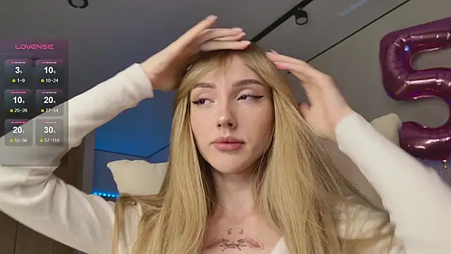 Snapshot of Lunainnk chatting on 17, 11, 2025 Lunainnk online show from 17, 11, 2025