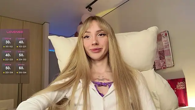 Snapshot of Lunainnk chatting on 1, 12, 2025 Lunainnk online show from 1, 12, 2025