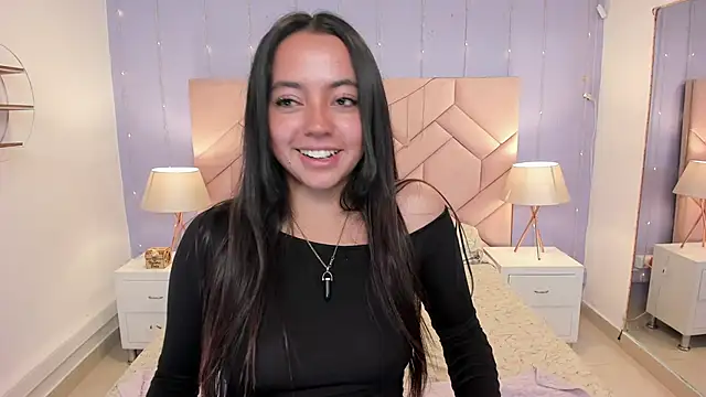 Lara Rouss  online show from 9, 9, 2025