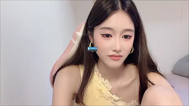 Snapshot of R_R6 chatting on 14, 9, 2025 R R6 online show from 14, 9, 2025