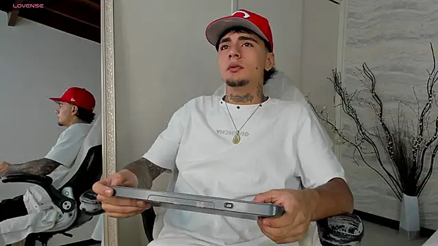 Snapshot of JamesDeker chatting on 20, 9, 2025 JamesDeker online show from 20, 9, 2025