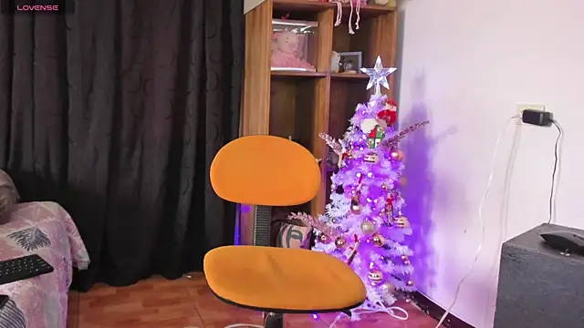 Snapshot of JamesDeker chatting on 24, 11, 2025 JamesDeker online show from 24, 11, 2025