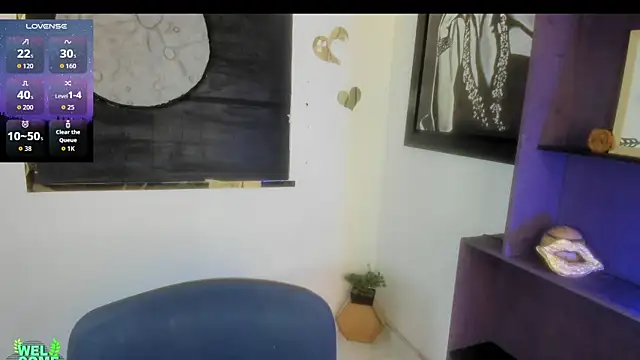 Roxannelorence  online show from 12, 11, 2025