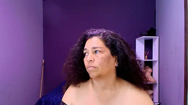 NinaBlazee online show from 9, 10, 2025