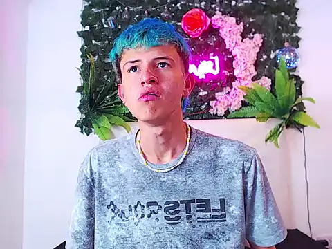 Snapshot of iam_lukas__ chatting on 12, 10, 2025 iam lukas online show from 12, 10, 2025