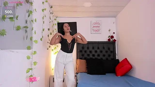 Snapshot of ScarlettVell chatting on 28, 11, 2025 ScarlettVell online show from 28, 11, 2025