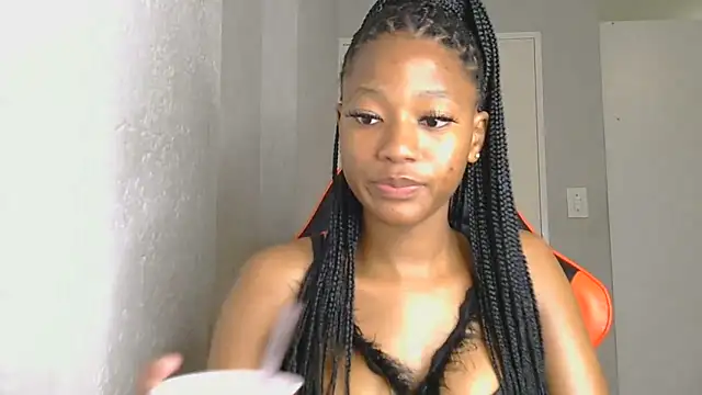 Ballenciaa online show from 18, 10, 2025