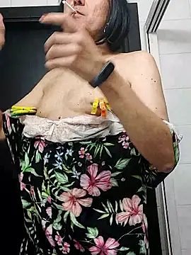 Emily de Carla online show from 6, 10, 2025