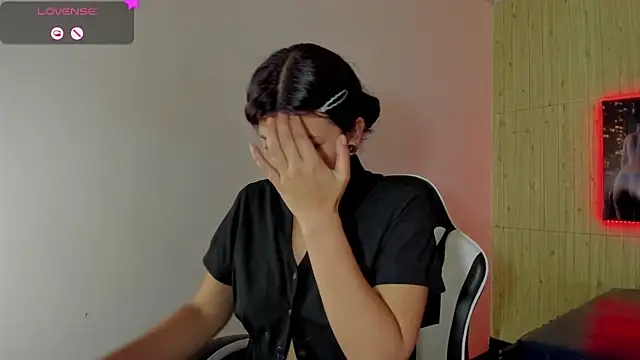 Snapshot of Raven_Rouge_ chatting on 3, 2, 2026 Raven Rouge online show from 3, 2, 2026