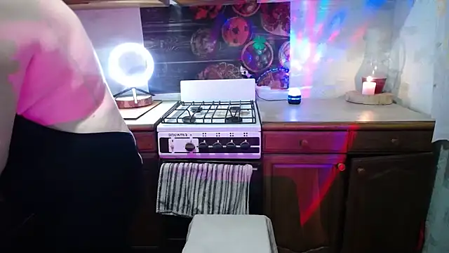 Snapshot of XHelenaX90 chatting on 10, 3, 2025 XHelenaX90 online show from 10, 3, 2025