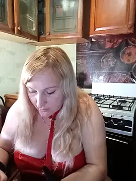 Snapshot of XHelenaX90 chatting on 8, 11, 2025 XHelenaX90 online show from 8, 11, 2025