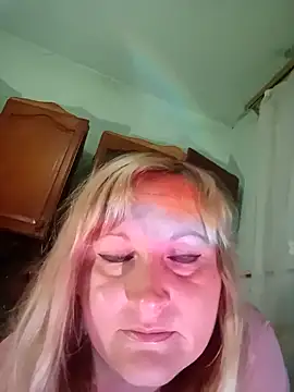 Snapshot of XHelenaX90 chatting on 14, 11, 2025 XHelenaX90 online show from 14, 11, 2025