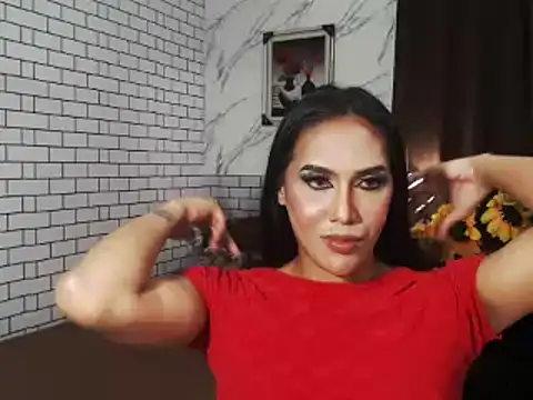 Snapshot of Latinahugecock chatting on 1, 10, 2025 Latinahugecock online show from 1, 10, 2025