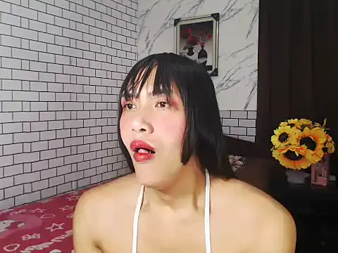 Snapshot of Latinahugecock chatting on 16, 10, 2025 Latinahugecock online show from 16, 10, 2025