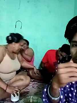 LoveOnStream online show from 1, 11, 2025