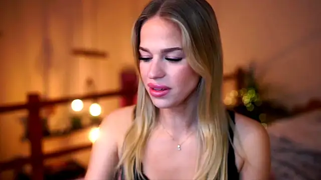 Emilyvanroessel online show from 30, 10, 2025