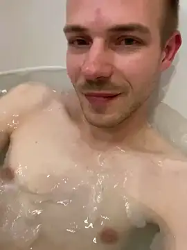 Snapshot of Skinny0150 chatting on 21, 11, 2025 Skinny0150 online show from 21, 11, 2025