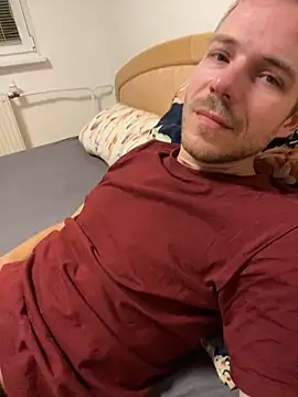 Snapshot of Skinny0150 chatting on 17, 12, 2025 Skinny0150 online show from 17, 12, 2025