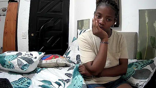 Snapshot of CandyNaynay chatting on 5, 10, 2025 CandyNaynay online show from 5, 10, 2025