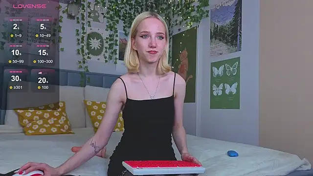 EmmaNovak online show from 10, 10, 2025