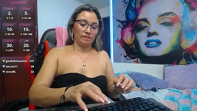 noelia milf19 online show from 1, 3, 2026