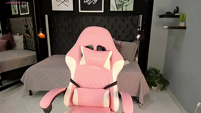 Snapshot of kitty_collins_ chatting on 16, 9, 2025 kitty collins online show from 16, 9, 2025