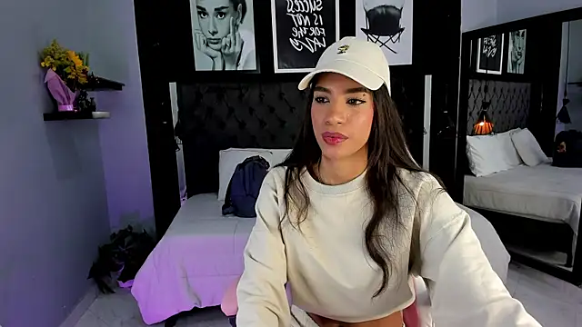 Snapshot of kitty_collins_ chatting on 24, 9, 2025 kitty collins online show from 24, 9, 2025