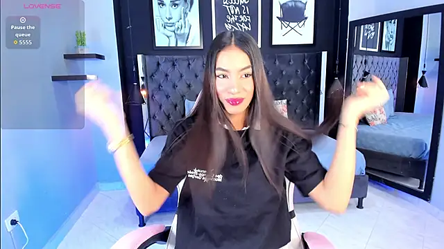 Snapshot of kitty_collins_ chatting on 5, 10, 2025 kitty collins online show from 5, 10, 2025