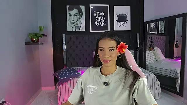 Snapshot of kitty_collins_ chatting on 23, 10, 2025 kitty collins online show from 23, 10, 2025