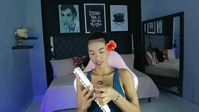 Snapshot of kitty_collins_ chatting on 23, 11, 2025 kitty collins online show from 23, 11, 2025