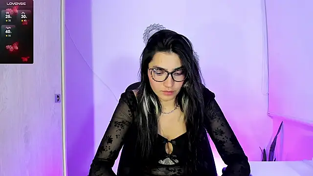 bella thorne3 online show from 13, 9, 2025