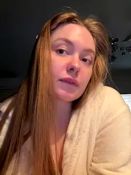 Snapshot of DeniMilkyyyyy chatting on 17, 12, 2025 DeniMilkyyyyy online show from 17, 12, 2025